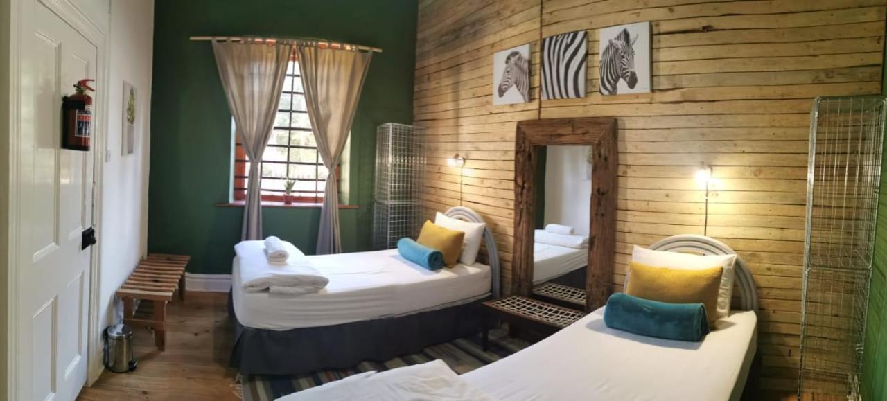 Uthando Backpackers Lodge Оудсхорн Екстериор снимка